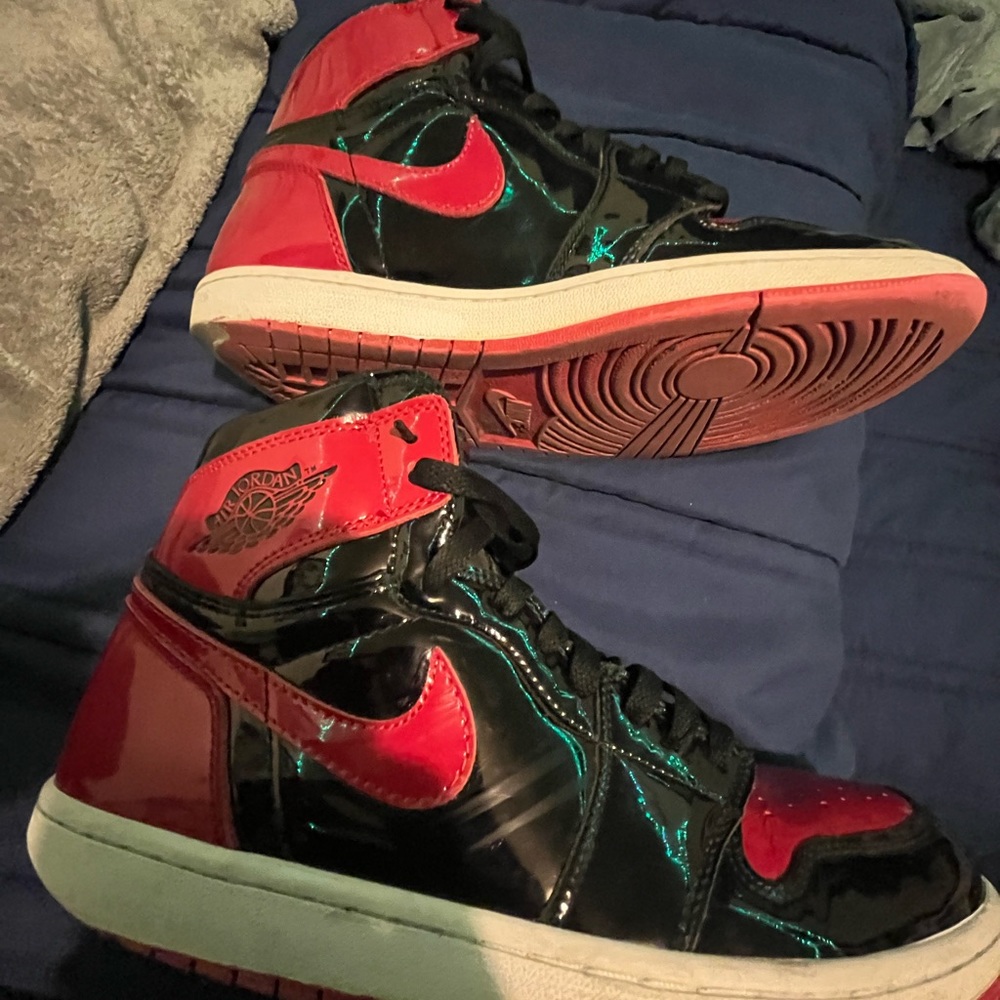Jordan 1s size 9 used want to get rid of them no box